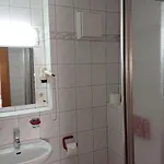 Szálloda 3 Linden 3*