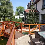 3 Linden Szálloda 3*