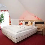3 Linden Hotel Lipsko
