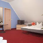 3 Linden Hotel 3*