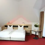 3 Linden Hotel Lipsko