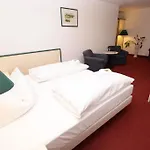3 Linden Hotel Lipsko