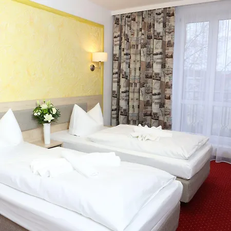 3 Linden ホテル 3*