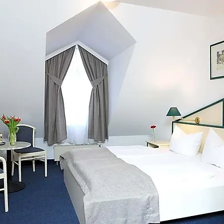 Hotel 3 Linden 3*