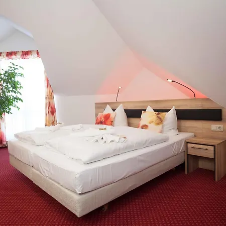 3 Linden Hotel Lipsko