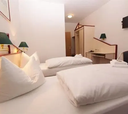 3 Linden Hotel