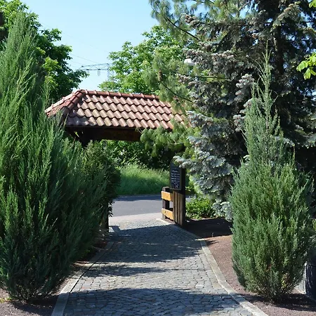 3 Linden ホテル 3*