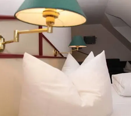 3 Linden Hotel 3*