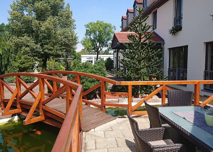 3 Linden מלון 3*