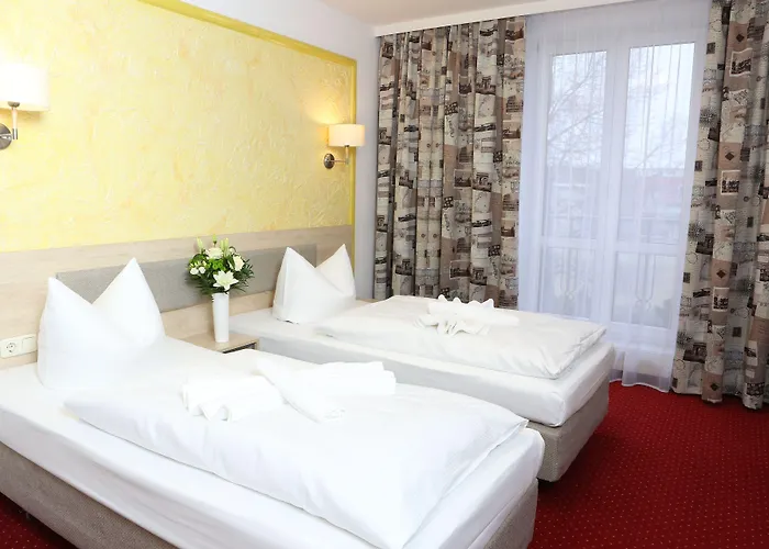 3 Linden מלון 3*